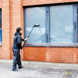 Filtered water glass cleaning